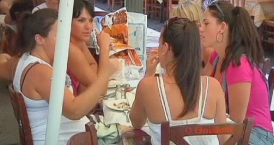 More tourists help Greece achieve current account surplus