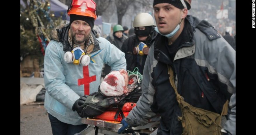 Photographer captures the wondorous miracle of birth - PHOTO