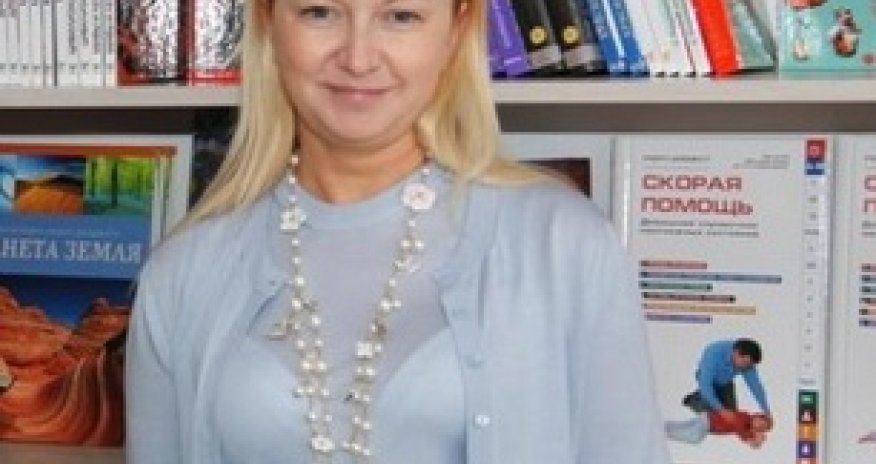 Viktor Yanukovych was shacked up with girlfriend - PHOTO