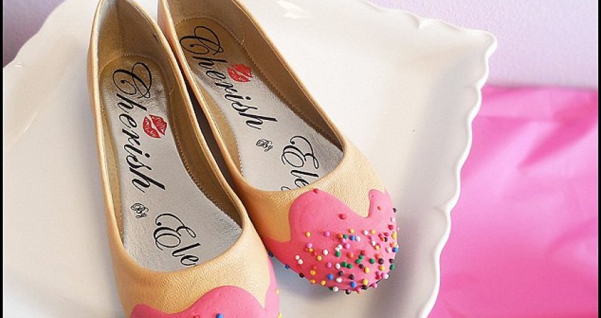 Designer creates amazing shoes that look like mouthwatering cakes - PHOTO