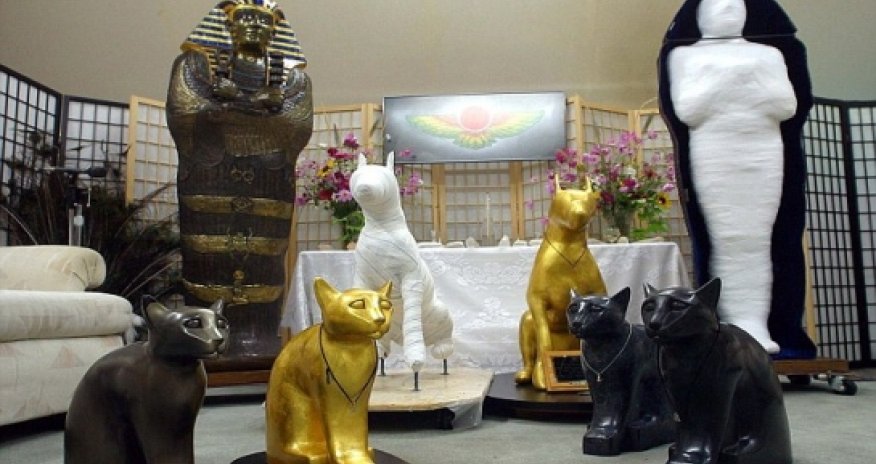 Forget coffins - now you can be MUMMIFIED - PHOTO