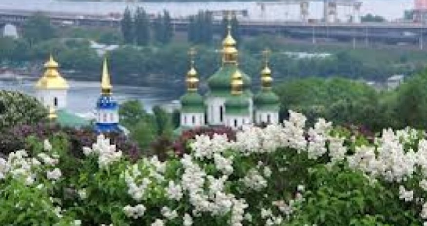 Ukraine needs $4b in immediate help, Azerbaijan ready to help