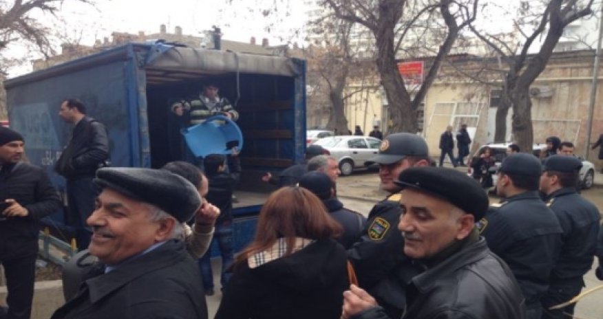Azeri opposition party evicted from office after blast