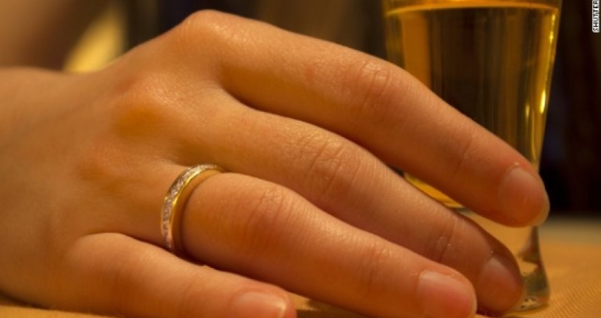 Addicted to the thrill of sleeping with married women