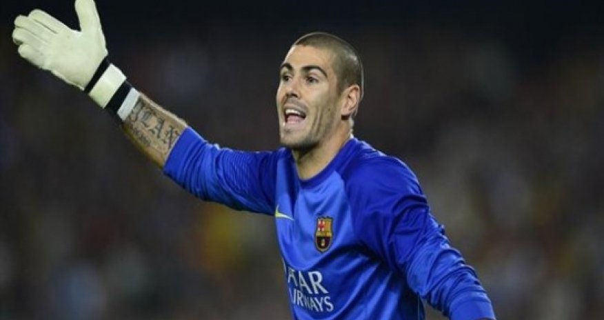 Valdes: Barca fans now chant my name, but I’m still leaving