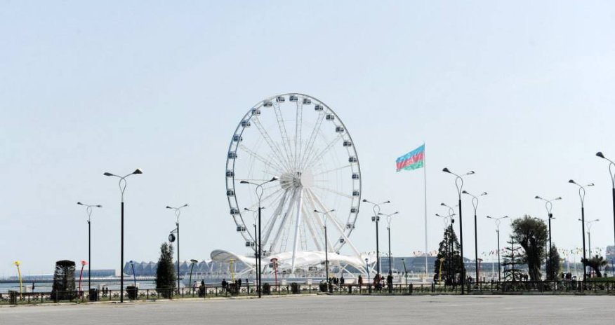 Baku's largest Ferris wheel opens - PHOTO