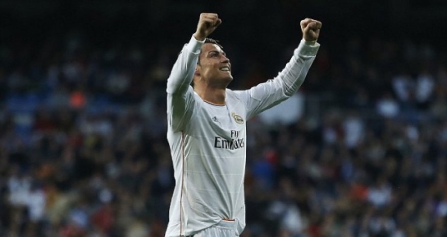 Ronaldo beats Messi AGAIN - VIDEO