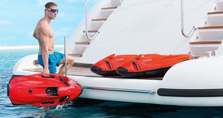 £12,500 underwater jet-ski lets you cruise to depths of 130ft at 10mph - PHOTO+VIDEO