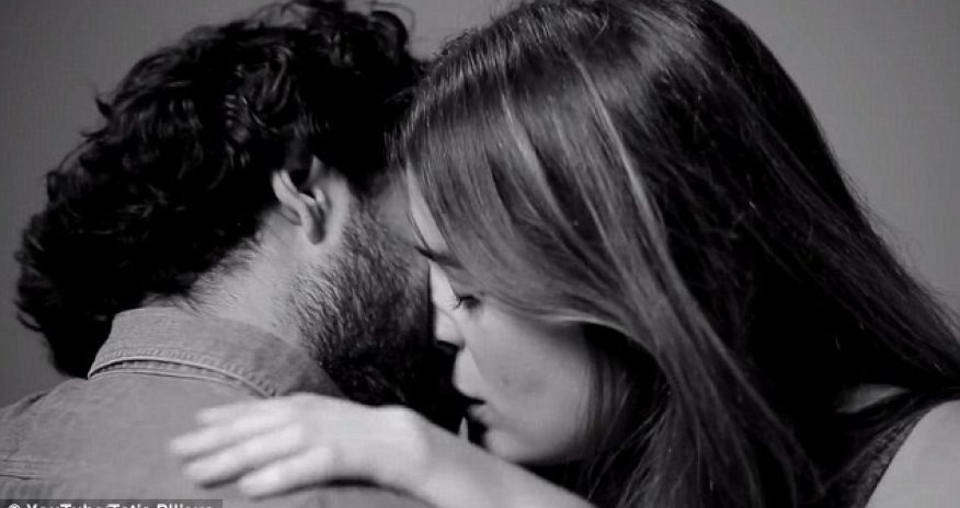 From nervous laughter to a passionate kiss - PHOTO+VIDEO