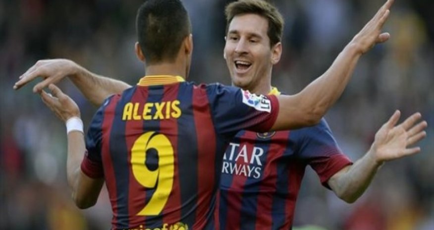 Messi bags hat-trick to break Barca goalscoring record