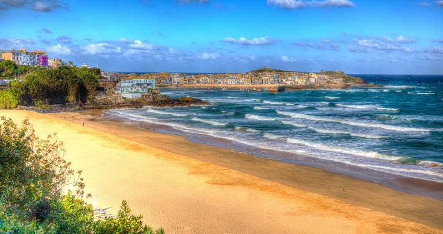 Rhossili Bay is named UK's best beach, and world's 9th best - PHOTO