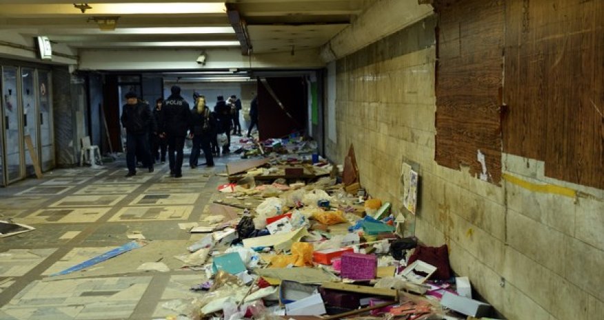Demolition of shops at metro stations in Azeri capital - PHOTO