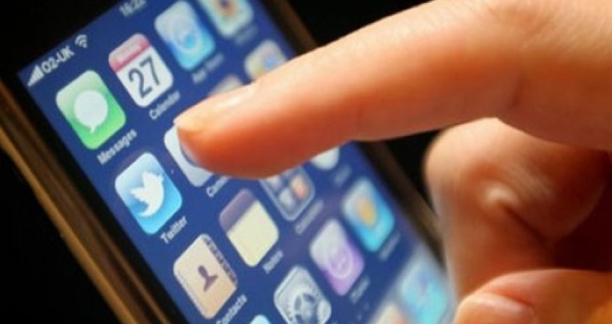 Smartphone overuse may 'damage' eyes