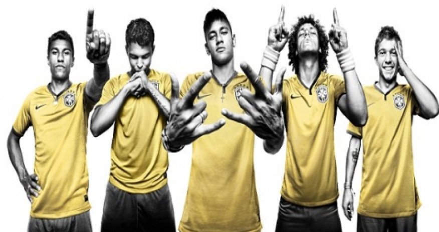 Football stars in a new airlines advertisement - VIDEO