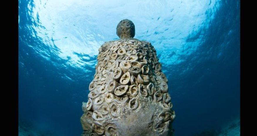 A museum on the ocean floor - PHOTO