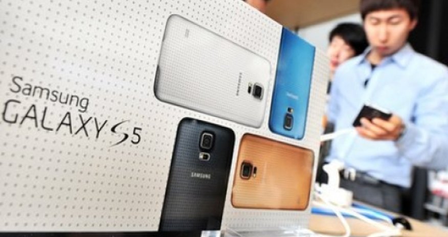 Samsung Electronics forecasts drop in profits