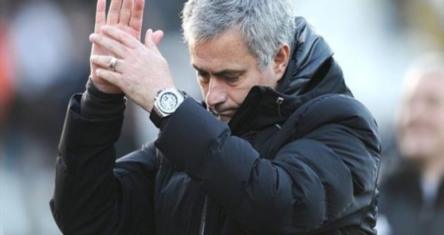 Chelsea fans to pay millionaire Mourinho's fine