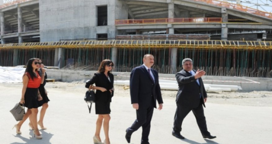 Aliyev visits Aquatic Palace under construction in Baku