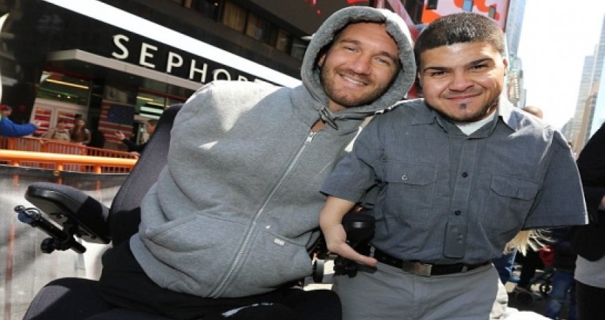 Preacher born without limbs spreads his anti-bullying message - PHOTO