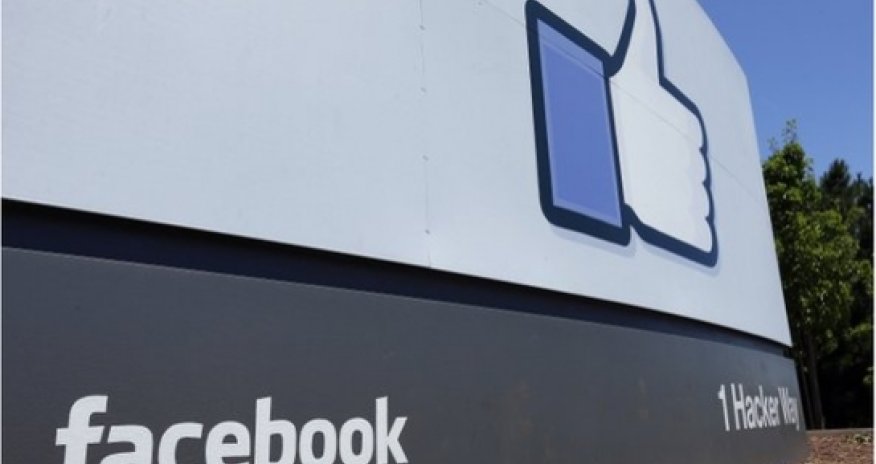 Facebook earnings surge on mobile advertising