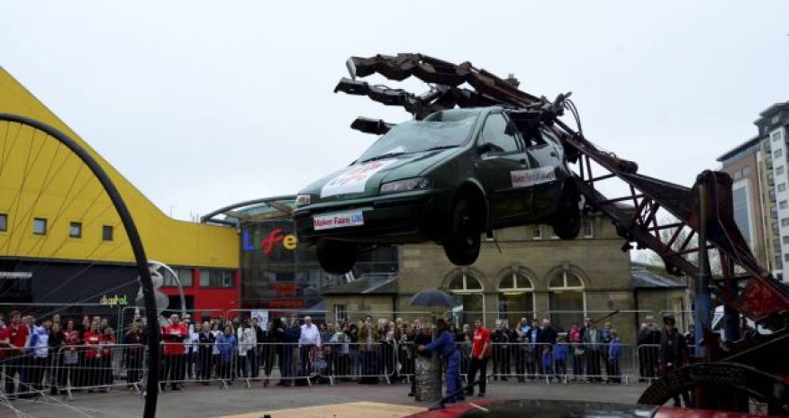 Behold the claw! - PHOTO