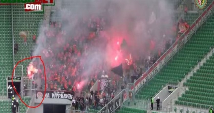 Security officer turns Zaglebie Lubin fan into human fireball - PHOTO+VIDEO