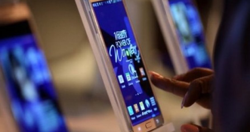 Samsung's mobile phone sales decline
