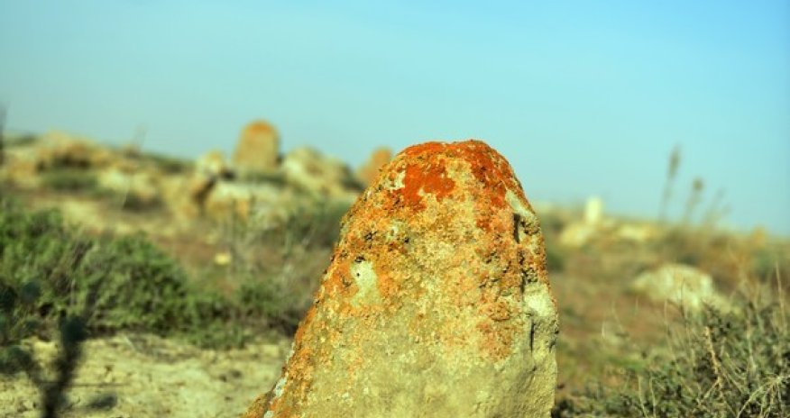 'Arab' cemetery near Baku - PHOTO