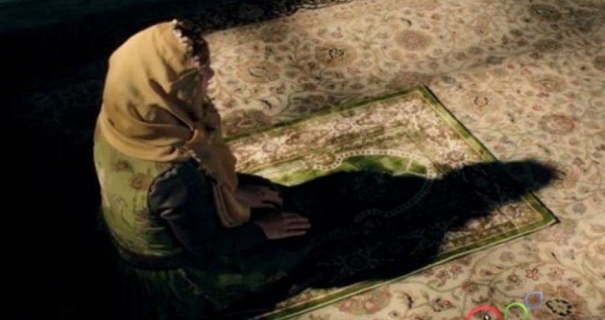 Arvadını namaz qıldığı yerdə öldürdü - Bakıda olay