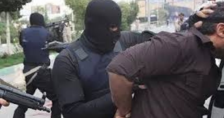 Iranian hospital director comes under acid attack