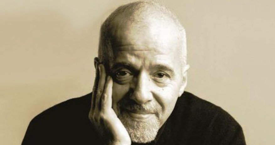 Paolo Coelho: «İçimdəki qadın enerjisindən istifadə edirəm»