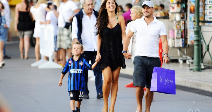 Sneyderin evinə polis basqını: narkotik maddə...