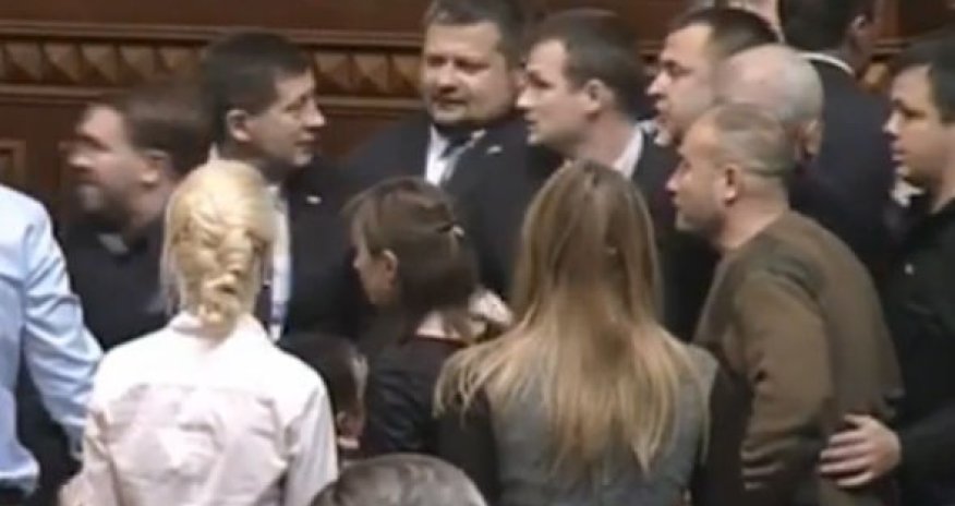 Первая драка новых депутатов