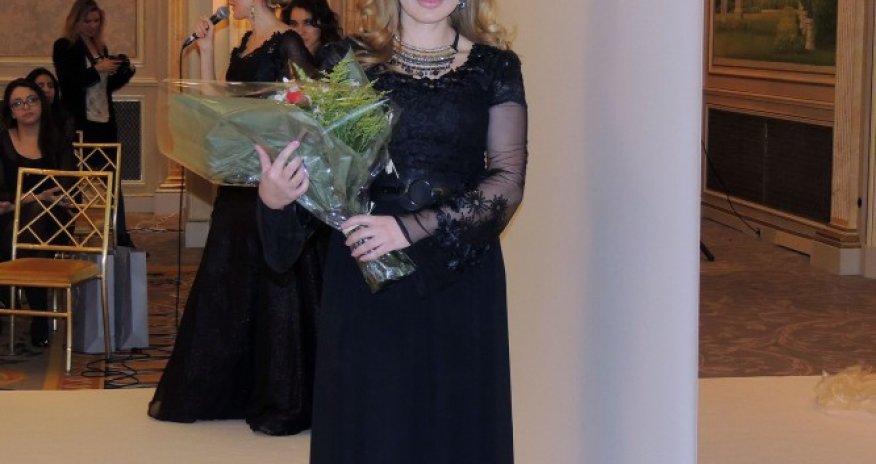 Французы заинтересовались коллекциями Фахрии Халафовой