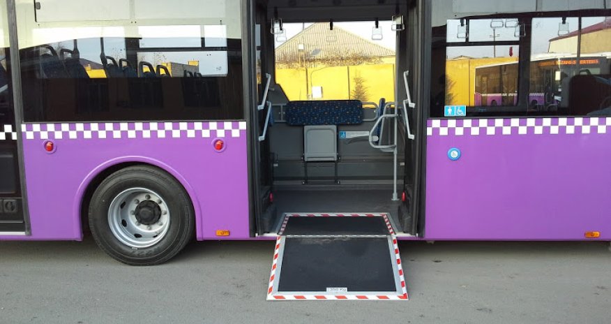 В Баку завезены новые автобусы