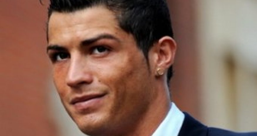 Футболист отказался пожать руку президенту