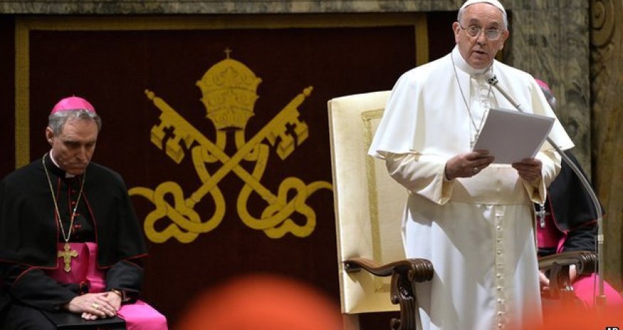 Pope Francis sharply criticises Vatican bureaucracy