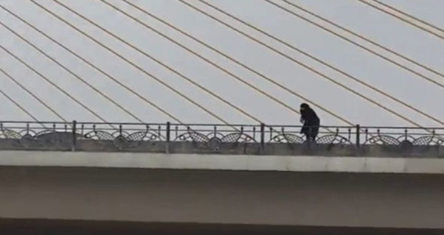 Еще одна попытка суицида на мосту «Кероглу»