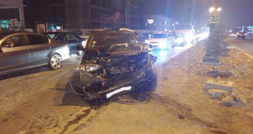 Авария в Баку: Opel протаранил три машины