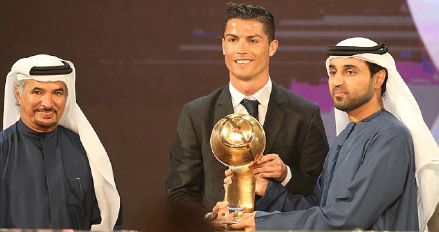 Cristiano Ronaldo receives best player of 2014