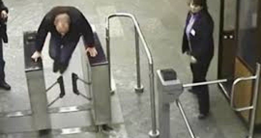 Не удавшаяся попытка пройти в метро без билета