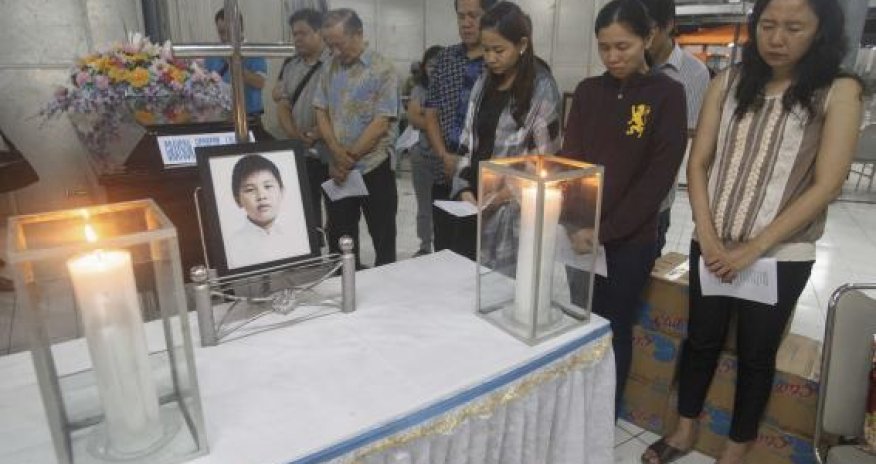 Indonesia finds two 'large objects' in search for AirAsia jet