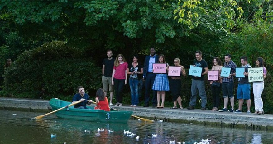 Man proposes to girlfriend using her favourite film