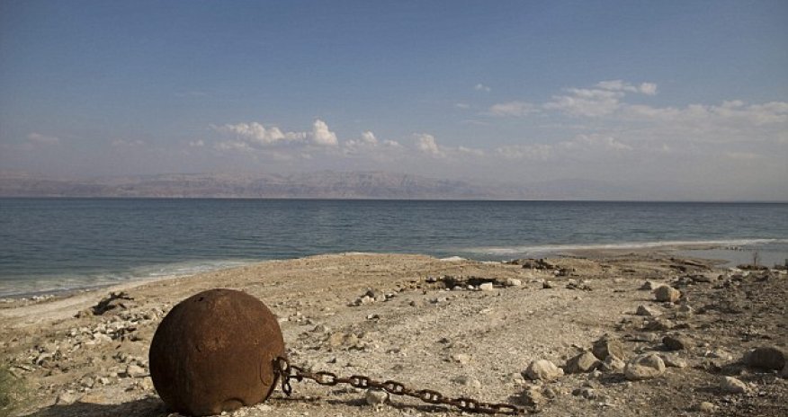 Slow death of the Dead Sea