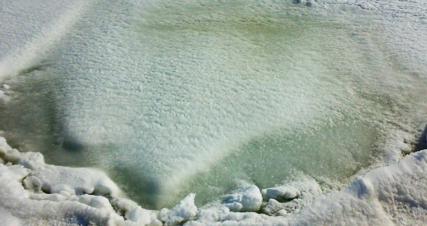 Каспийское море замерзло