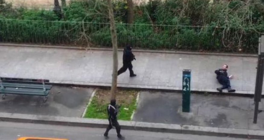 Fransada jurnalistlərin güllələnmə anı +18 VİDEO