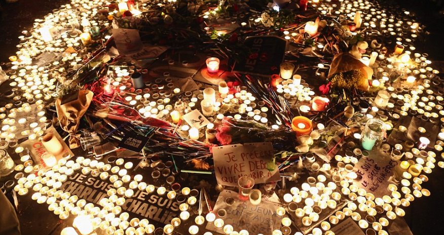Paris goes dark for Charlie Hebdo
