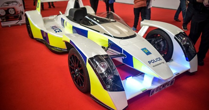 Just try and escape THIS in a car chase!
