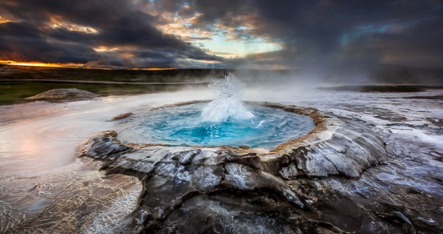 Beautiful hot springs and moment Icelandic geysers bubble
