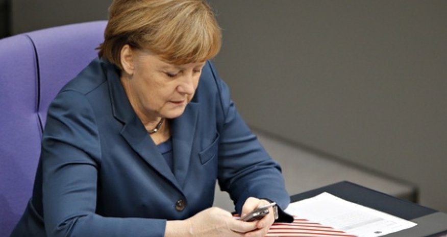 Dövlət başçıları hansı mobil telefondan istifadə edirlər?